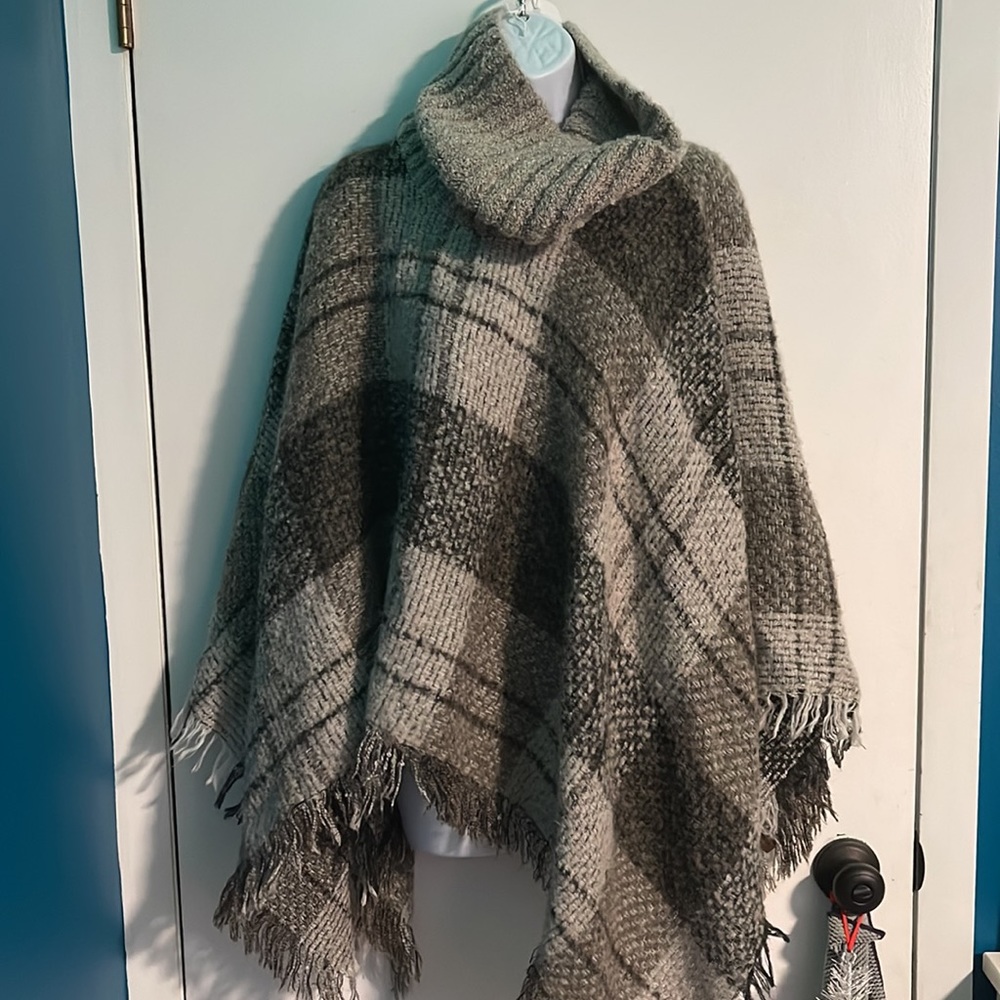 Beautiful Roots Turtleneck Poncho